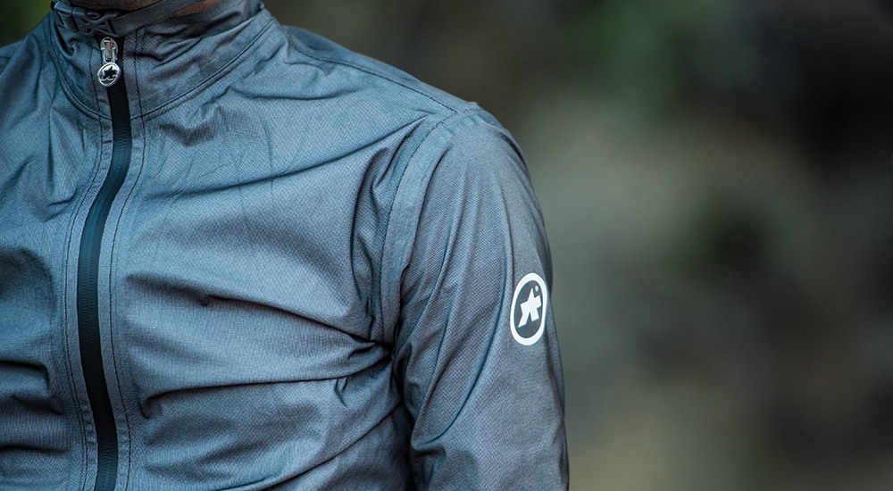 Assos Regenjacke